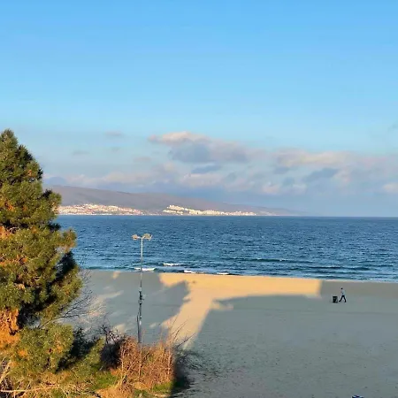 アパート Gallery A