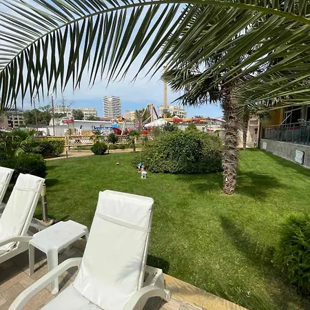 Gallery A * サニービーチ