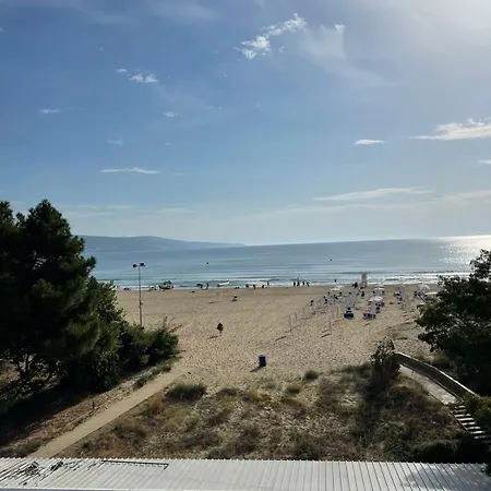 アパート Gallery A